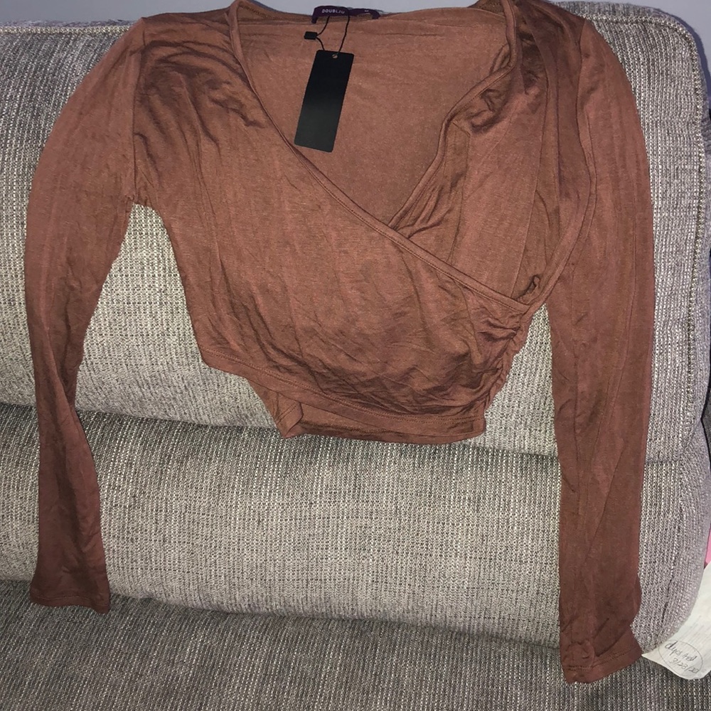 Brown crop top long sleeve with tags never worn